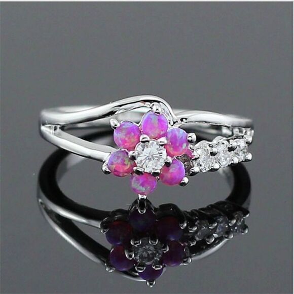 Australian Crystal Pink Flower Ring - Picture 1 of 2